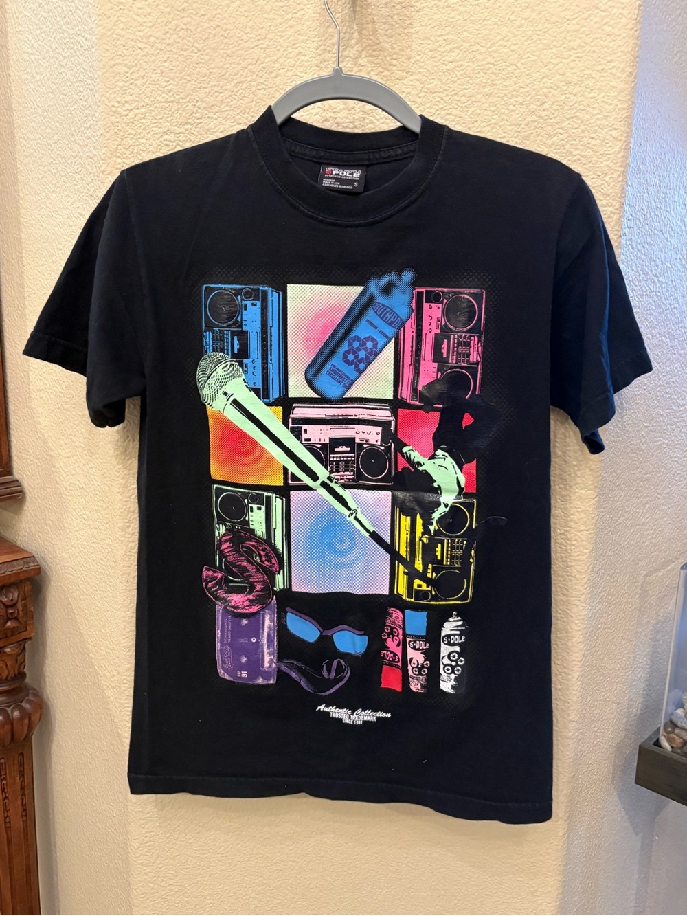 Vintage South Pole Black Graphic Microphone & Boombox T-Shirt Size Small